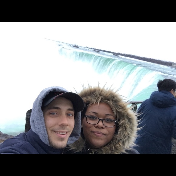 Meet your Posher, Candace - Picture 2 of 3